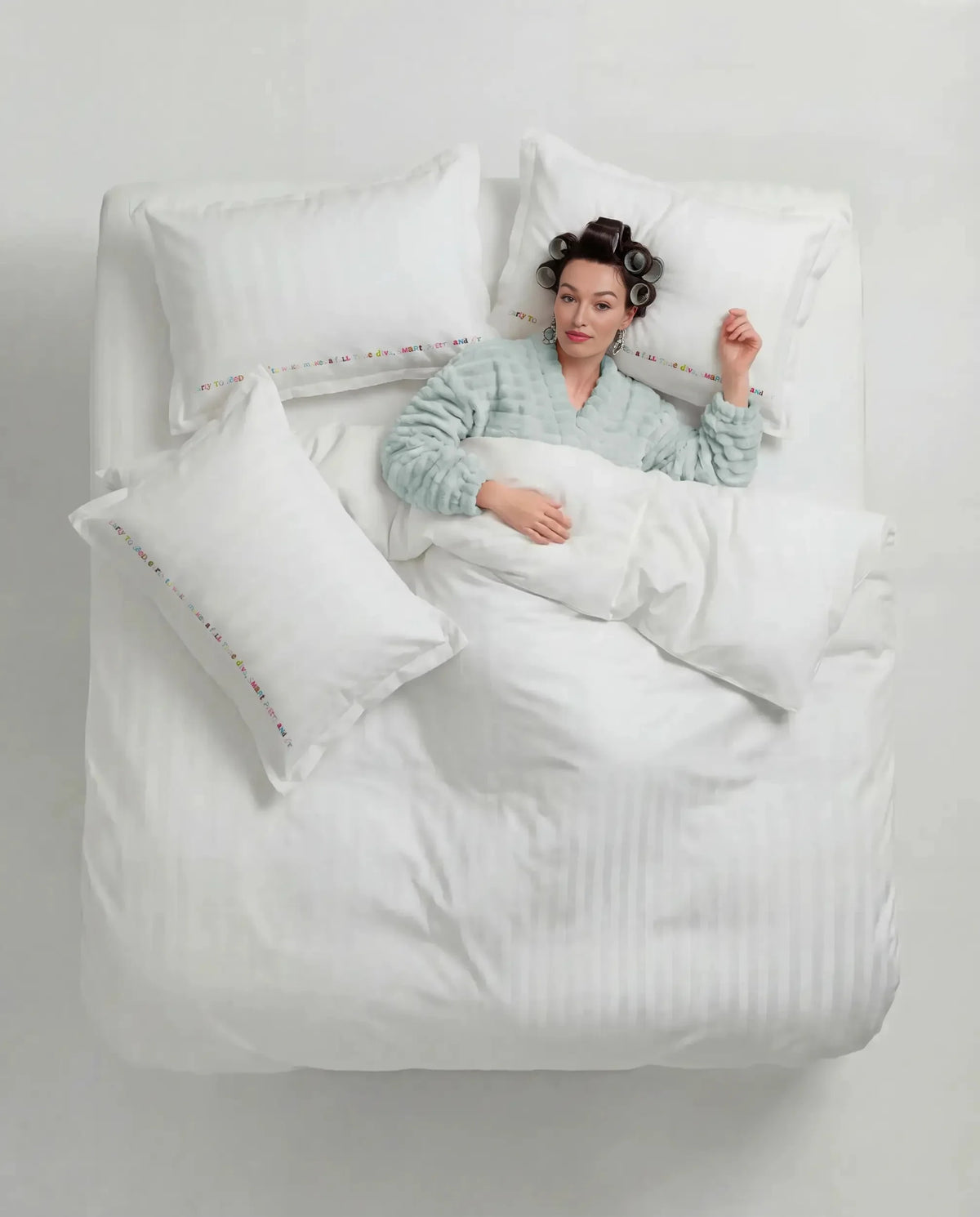 Notes of Diva Bedding Set